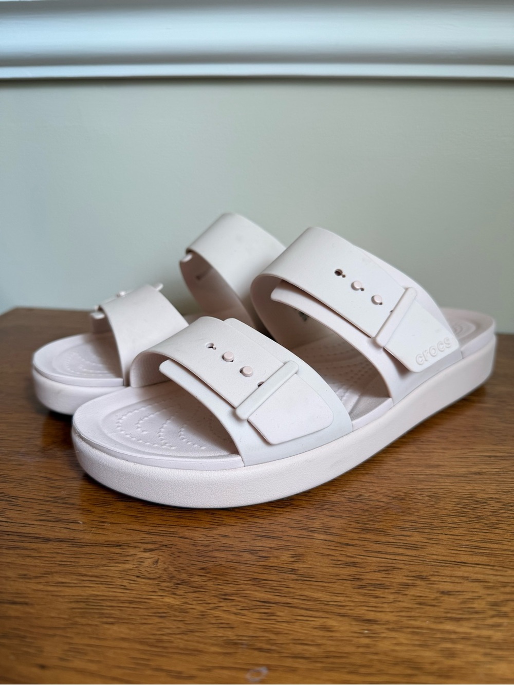 Crocs Lite Ride Brooklyn Buckle Low Low sandals